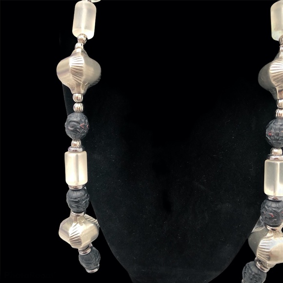 VINTAGE CHUNKY CLEAR, BLACK & SILVER TONE BEADS STATEMENT NECKLACE - Picture 4 of 16